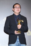 《白日焰火》获最佳编剧奖 刁亦男后台开心捧杯