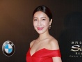 杨谨华低胸红裙性感美艳 凤小岳黑西装帅气亮相