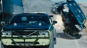 《速度与激情7》精彩片段 保罗·沃克激斗托尼·贾