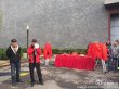 《長城》正式開機(jī) 張藝謀紅衣祭拜眾老外圍觀