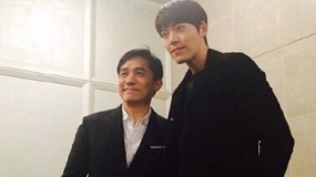 梁朝伟与金宇彬合影显身高差 气势不输“欧巴”