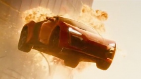 《速度与激情7》中文宣传片 兄弟驾跑车高空飞越
