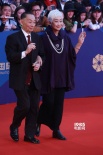 京剧大师梅葆玖亮相红毯 将演绎《霸王别姬》