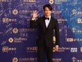 韓國男神宋承憲亮相紅毯 穿黑色西裝帥氣逼人