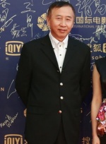 導(dǎo)演馮小寧與唐季禮霸氣登場(chǎng) 何平戴墨鏡顯酷帥