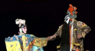 創(chuàng)意京劇《國(guó)粹春韻》登臺(tái) 傳統(tǒng)風(fēng)韻博得滿(mǎn)堂彩