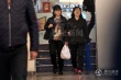 體操冠軍劉璇結(jié)婚兩年終懷孕 挺肚逛街家人護(hù)駕