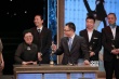 《黃金時代》斬獲最佳影片獎 劇組成員激情相擁