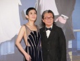 吴君如携手陈可辛闪亮登场 黑色透视裙性感霸气