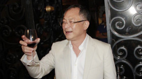 杜琪峰60大寿群星到贺媲美金像奖 狂踩港剧水平低