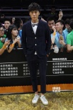 秦昊婚后独自登红毯 西装帅气亮相不见伊能静