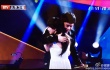 张杰与美女对唱拥抱 谢娜吃醋擦泪欲找导演面谈