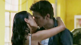 《美國劫案》美版預(yù)告 克里斯滕森深陷犯罪不歸路