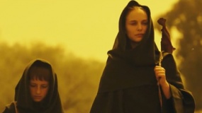 《爱与黑暗的故事》首曝片段 波特曼携子穿行沙漠