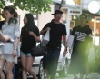 拍到了！柯震东与李毓芬逛街亲密依偎宛如情侣