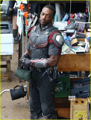 《美国队长3》曝新剧照 美队,钢铁侠气氛胶着