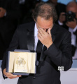 《市场法律》获最佳男主 文森特·林顿哽咽难言