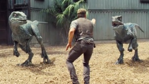 《侏罗纪世界》中文片段 饲养员失足不慎掉进龙园