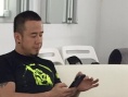 杨坤澄清同性恋传闻：无意间在Gay吧门口等朋友
