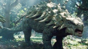 《侏罗纪世界》中文片段 食草龙园地突现食肉龙