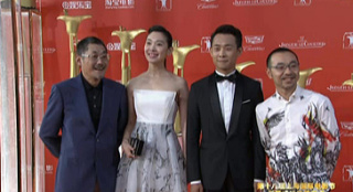 《回到被愛中的每一天》亮相紅毯 俊男靚女齊登場