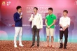 吳京現(xiàn)場做高難度俯臥撐 盼《戰(zhàn)狼》獲傳媒大獎