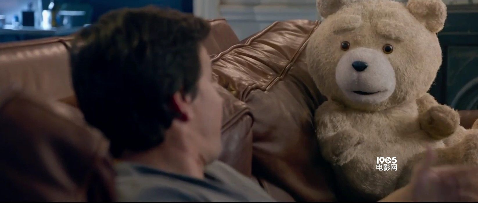 《泰迪熊2》曝光新剧照 呆萌泰迪熊陪伴沃尔伯格_海外爆料_图集_电影