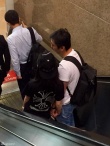 王思聪与妙龄女子十指紧扣现身 新欢被曝曾整容