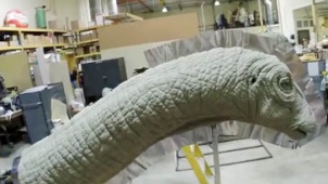 《侏罗纪世界》制作特辑 仿真翼龙模型栩栩如生