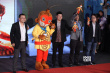 《大圣归来》主创亮相 携孙悟空玩偶人激情拉票