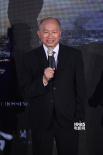 《太平轮：彼岸》亮相新力量红毯 吴宇森心情靓