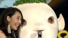 白百何力薦《捉妖記》 胡巴揮動小短手萌萌噠