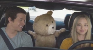 马克·沃尔伯格遭泼分泌物 《泰迪熊2》贱翻大荧幕
