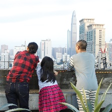我爸比我小四歲