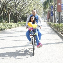 我爸比我小四歲