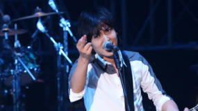 摇滚教父伍佰疗愈开唱 率歌迷为尘爆伤者祈福