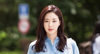 金莎朗被贊神似秀智IU 凍齡美顏羨煞眾人