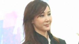 萧蔷强忍泪水难掩憔悴面容 微笑送母亲最后一程