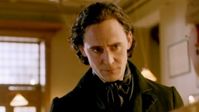 《猩紅山峰》中文特輯 抖森米婭查斯坦關(guān)系詭異