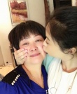 蔣欣曬海灘美照衣著清涼 與媽媽合影端莊似姐妹