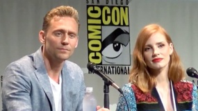 《猩紅山峰》漫展中文見面會 主創(chuàng)受粉絲熱情追捧