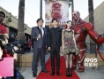 《進(jìn)擊的巨人》全球首映 水原希子露乳春馬萌帥