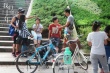 《我们的十年》片场照 马伟豪力赞赵丽颖乔任梁