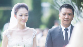 39歲李小冉與制片人老公辦婚禮 幸福洋溢好浪漫