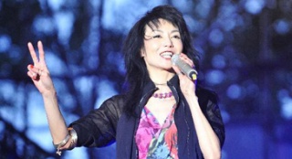 張曼玉“地獄嗓”意外獲好評 楊冪：激動的滾樓梯
