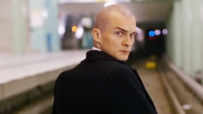 《代号47》精彩片段 杀手警察地铁站台搏命对决
