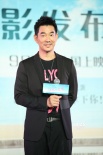 《落跑吧爱情》任贤齐唱新歌 小虫：他很正能量