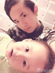 TFBOYS易烊千璽弟弟萌照曝光 兄弟倆表情神同步