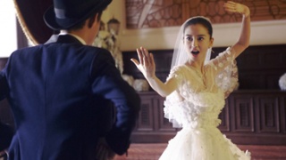 女神杨颖拍戏意外摔伤 女汉子不拼颜值拼实力