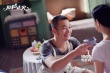 《擦槍走火》曝暖男劇照 喻恩泰變身家庭煮夫